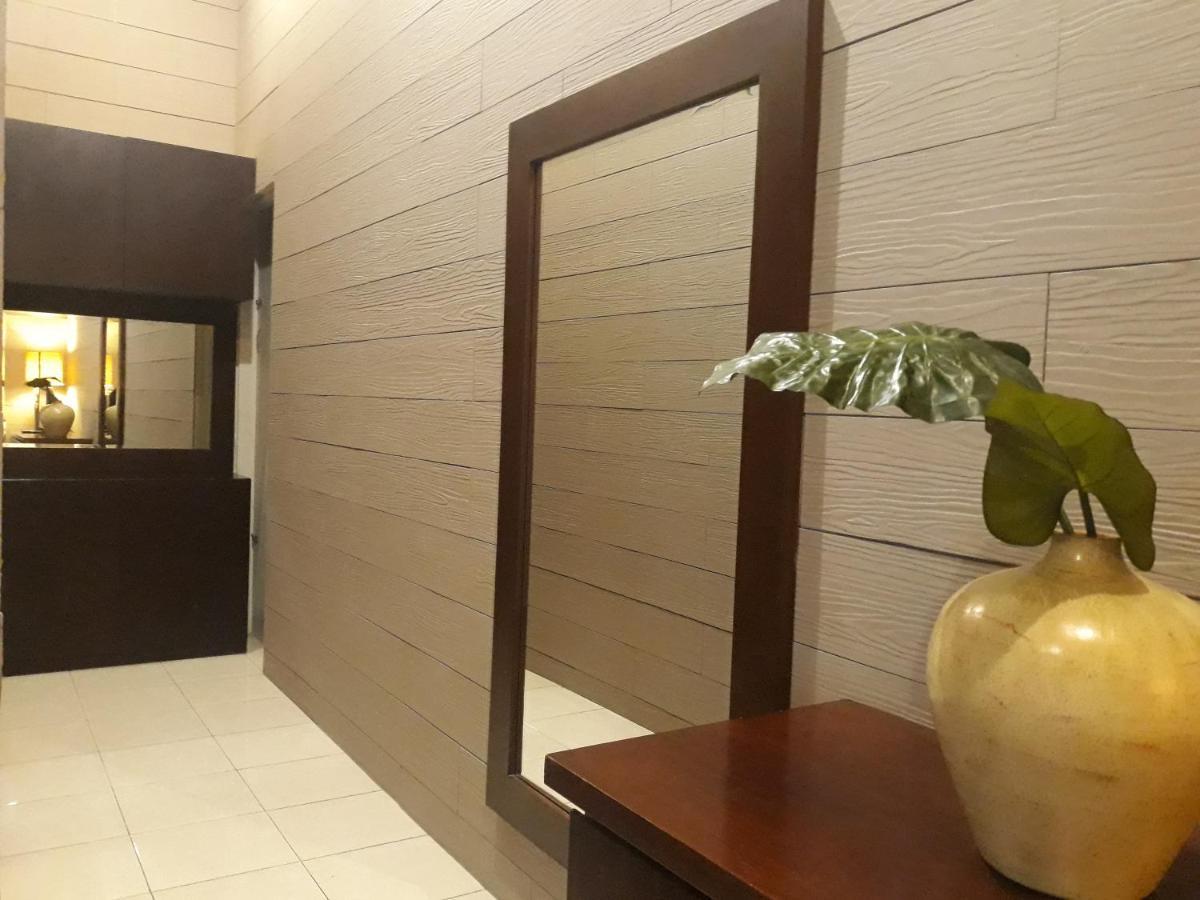 Alsalam Syariah Guesthouse Surakarta  Exterior photo