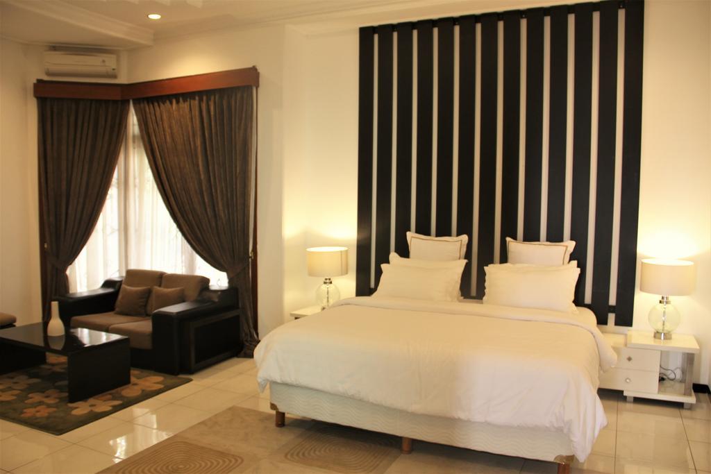 Alsalam Syariah Guesthouse Surakarta  Exterior photo